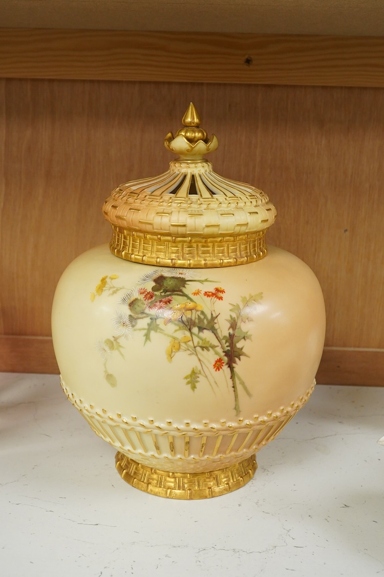 A Worcester blush ivory pot pourri, cover and liner, numbered 1286 to the base, 29cm high